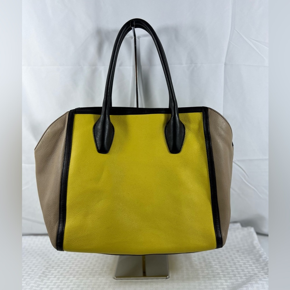 4113: Furla Colorblock Pebbled Leather Tote Bag Yellow Beige Black Made in Italy - Picture 2 of 13